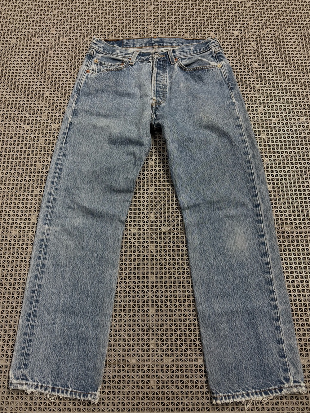 Vintage Levi's 501 Medium Wash Button-Fly Blue Jeans - Y2K